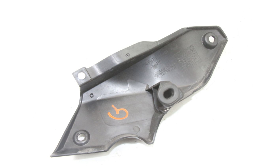 photo de CACHE SOUS SELLE GAUCHE YAMAHA TRACER 7 700 (2020 - 2024) - Zoom état d’usage