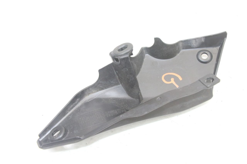 photo de CACHE SOUS SELLE GAUCHE YAMAHA TRACER 7 700 (2020 - 2024) - Autre angle de vue