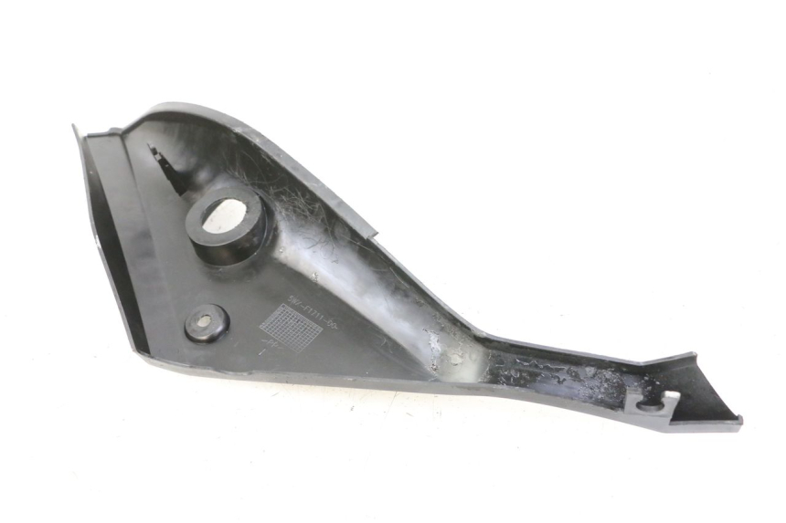 photo de CACHE SOUS SELLE GAUCHE YAMAHA TZR 50 (2008 - 2016) - Autre angle de vue