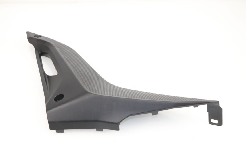 photo de CACHE SOUS SELLE GAUCHE YAMAHA YZF R 125 (2008 - 2013) - Autre angle de vue