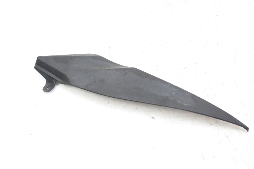 photo de CACHE SOUS SELLE GAUCHE YAMAHA YZF R1 1000 (2007 - 2008) - Points de fixation