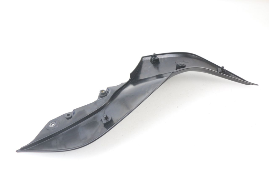 photo de CACHE SOUS SELLE GAUCHE KAWASAKI Z ABS 750 (2007 - 2013) - Gros plan technique