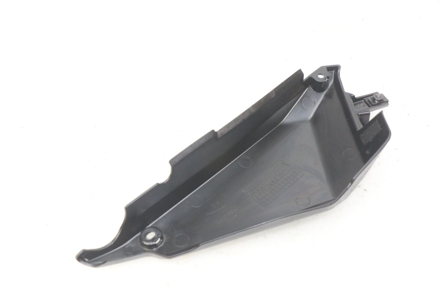 photo de CACHE SOUS SELLE GAUCHE KAWASAKI Z 650 (2016 - 2019) - Zoom état d’usage