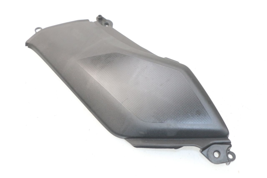 photo de CACHE SOUS SELLE GAUCHE KAWASAKI Z Z900 900 (2017 - 2019) - Zoom état d’usage