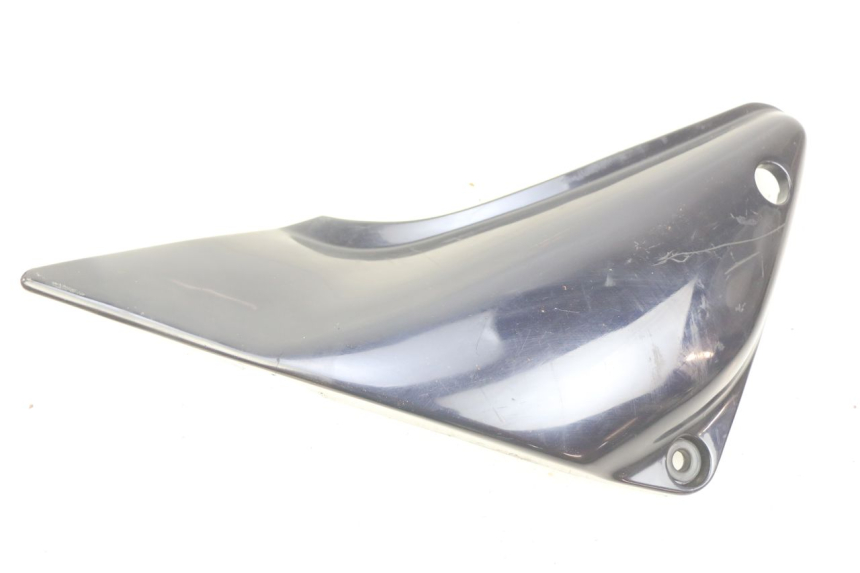 photo de CACHE SOUS SELLE GAUCHE KAWASAKI ZEPHYR 1100 ( - 1995) - Autre angle de vue