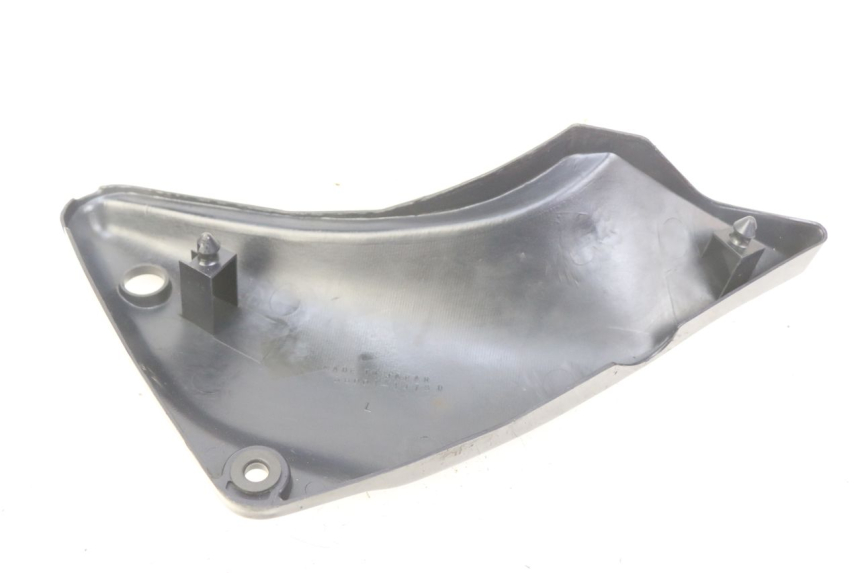 photo de CACHE SOUS SELLE GAUCHE KAWASAKI ZEPHYR 1100 ( - 1995) - Vue d’ensemble