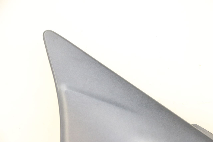 photo de CACHE SOUS SELLE GAUCHE KAWASAKI ZR 7 750 (1999 - 2004) - Détails caractéristiques