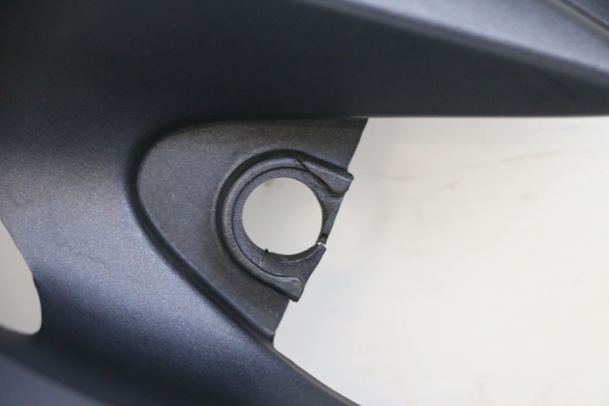 photo de CACHE SOUS SELLE GAUCHE KAWASAKI ZR 7 750 (1999 - 2004) - État de surface