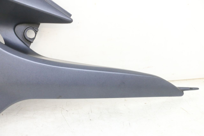 photo de CACHE SOUS SELLE GAUCHE KAWASAKI ZR 7 750 (1999 - 2004) - Pièce contrôlée