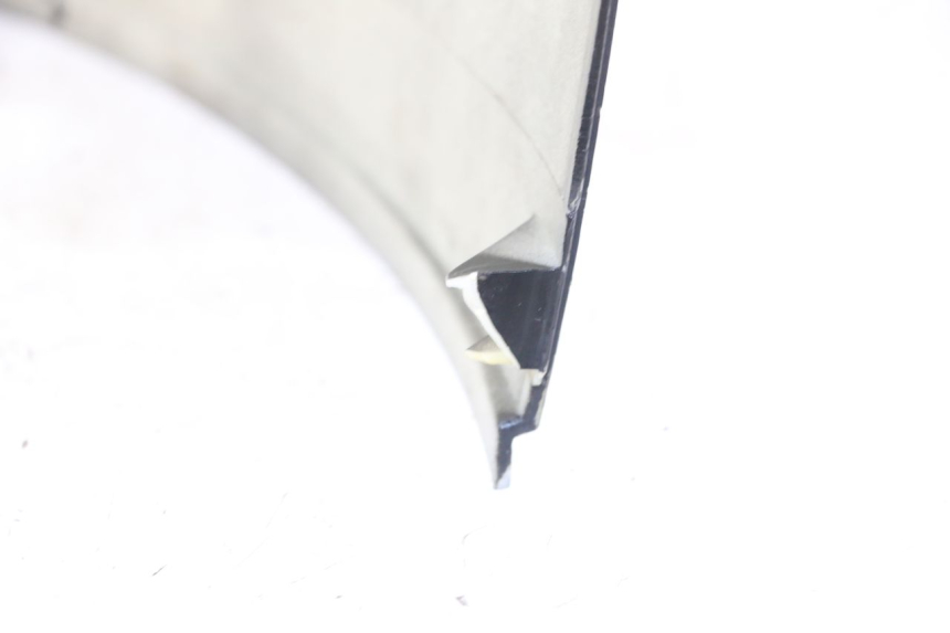 photo de CACHE SOUS SELLE GOES WIKI 125 (2010 - 2015) - Gros plan technique