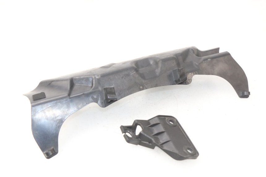 photo de CACHE SOUS SELLE SUZUKI GSX-R GSXR 750 (2011 - 2016) - Détail de la pièce