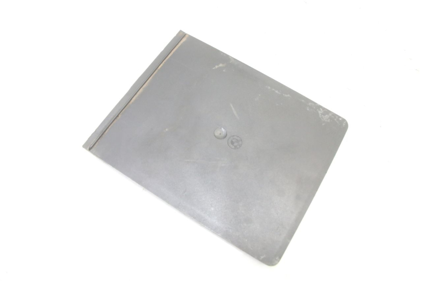photo de CACHE SOUS SELLE BMW K 75 RT 750 (1989 - 1997) - Détail de la pièce