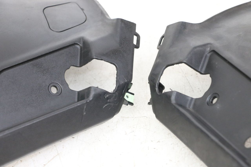 photo de CACHE SOUS SELLE PEUGEOT KISBEE 2T 50 (2018 - 2022) - Gros plan technique