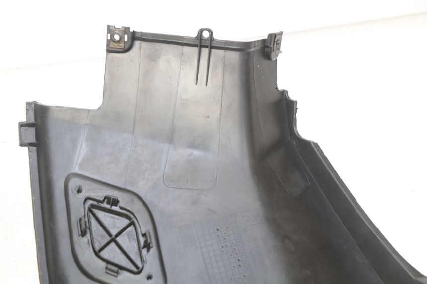 photo de CACHE SOUS SELLE PEUGEOT KISBEE 4T 50 (2010 - 2017) - Points de fixation