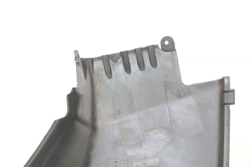 photo de CACHE SOUS SELLE PEUGEOT KISBEE 4T 50 (2010 - 2017) - État de surface