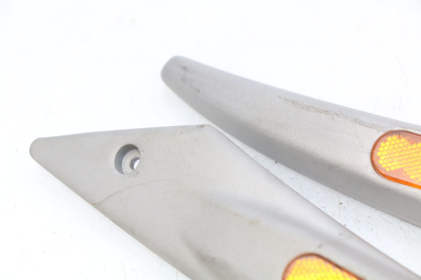 photo de CACHE SOUS SELLE PIAGGIO LIBERTY 4T 50 (2004 - 2008) - Gros plan technique