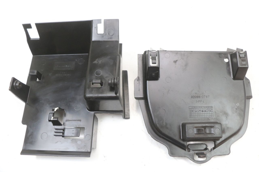 photo de CACHE SOUS SELLE KAWASAKI NINJA 400 (2018 - 2023) - Autre angle de vue