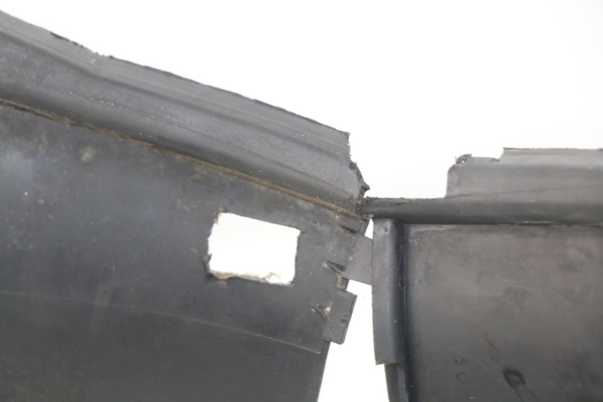 photo de CACHE SOUS SELLE MBK OVETTO ONE 2T 50 (2013 - 2017) - Détail de la pièce