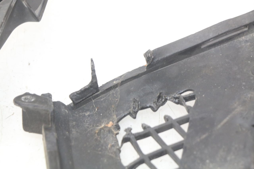 photo de CACHE SOUS SELLE KYMCO PEOPLE 250 (2004 - 2008) - Zoom état d’usage