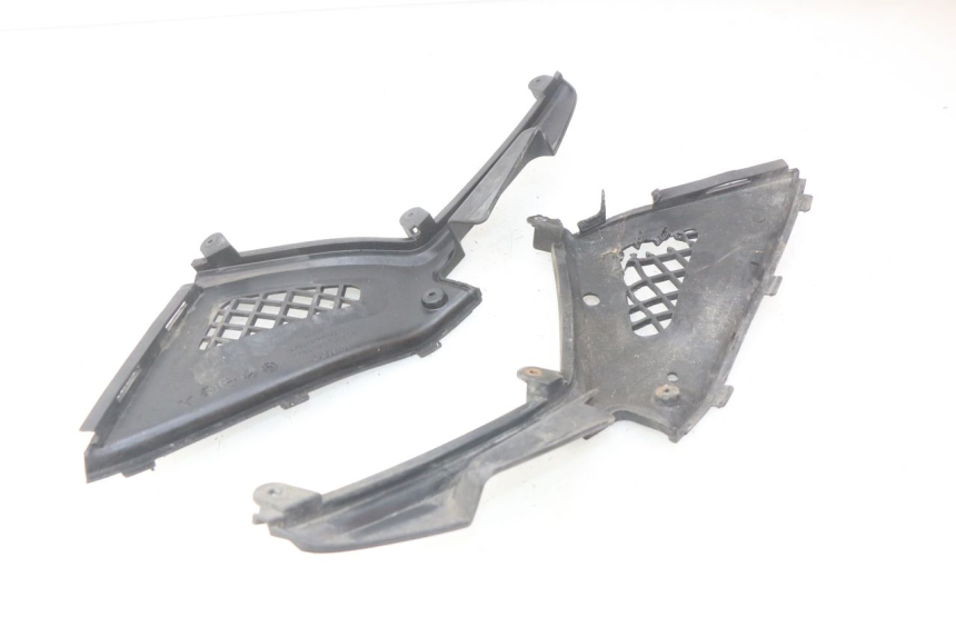 photo de CACHE SOUS SELLE KYMCO PEOPLE 250 (2004 - 2008) - Autre angle de vue