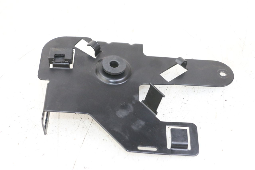 photo de CACHE SOUS SELLE ROYAL ENFIELD SCRAM 411 (2022 - 2024) - Détail de la pièce