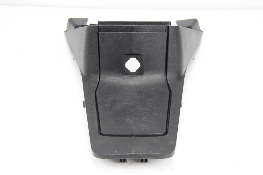 photo de CACHE SOUS SELLE PEUGEOT SATELIS 125 (2013 - 2018) - Gros plan technique