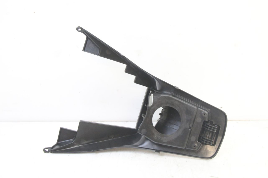 photo de CACHE SOUS SELLE PEUGEOT SATELIS 125 (2013 - 2018) - Points de fixation