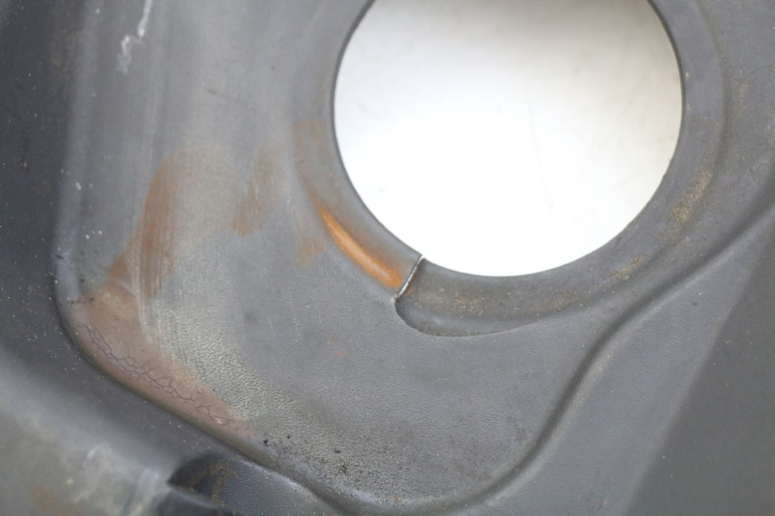 photo de CACHE SOUS SELLE SUZUKI SIXTEEN 125 (2008 - 2010) - Détail de la pièce