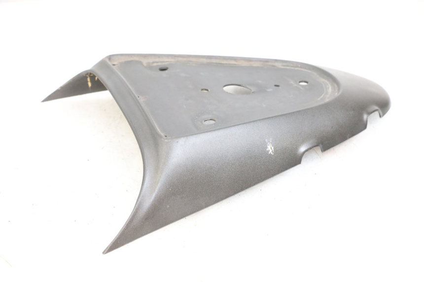 photo de CACHE SOUS SELLE APRILIA SR CARB LC 2T 50 (2004 - 2012) - Gros plan technique