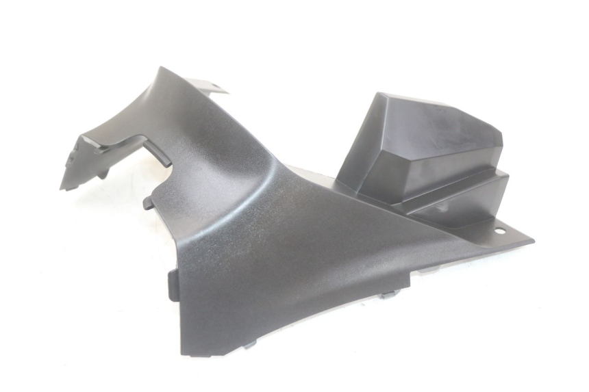 photo de CACHE SOUS SELLE SUZUKI BURGMAN 125 (2018 - 2021) - Gros plan technique