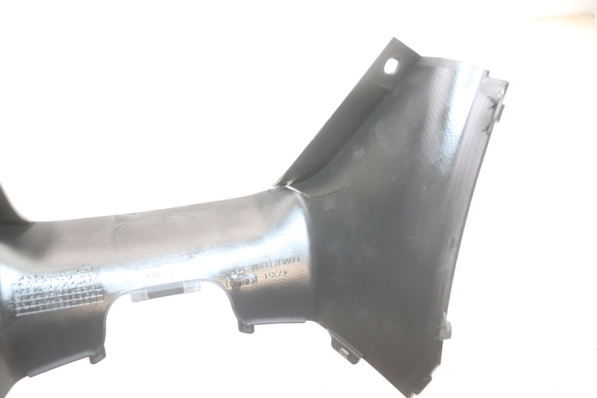 photo de CACHE SOUS SELLE SUZUKI BURGMAN 125 (2018 - 2021) - État de surface