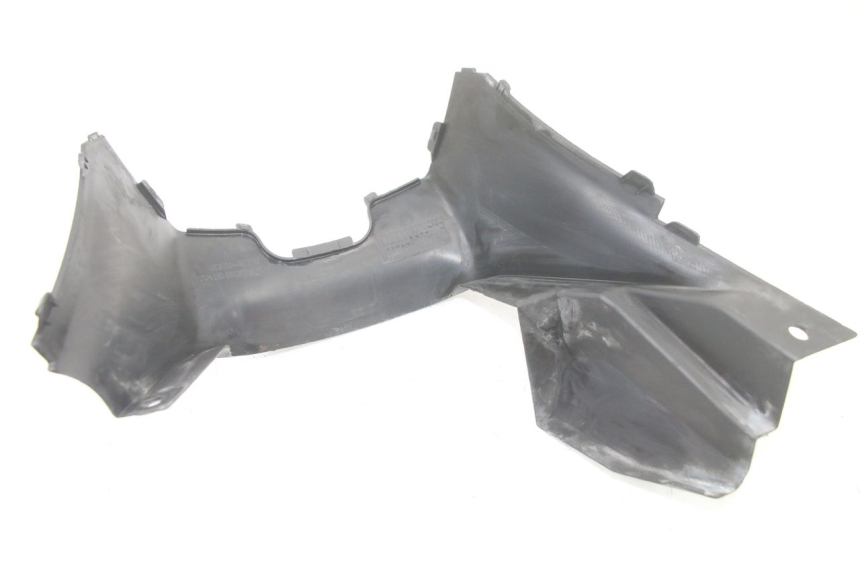 photo de CACHE SOUS SELLE SUZUKI BURGMAN 125 (2015 - 2017) - Gros plan technique