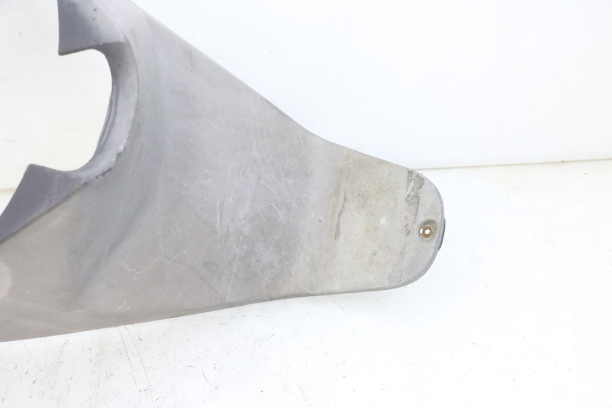 photo de CACHE SOUS SELLE PEUGEOT VIVACITY 100 (1999 - 2008) - Gros plan technique