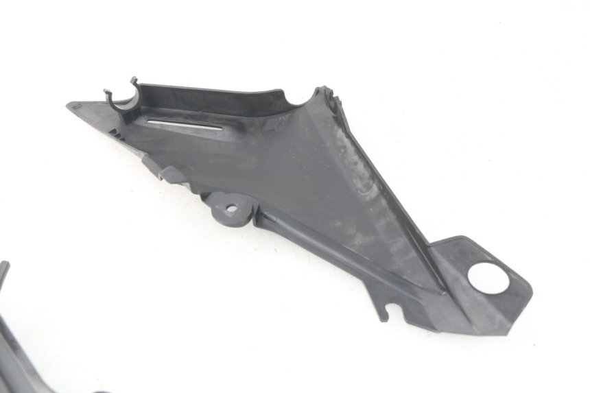 photo de CACHE SOUS SELLE YAMAHA XJ600 XJ DIVERSION 600 (1992 - 1997) - Zoom état d’usage