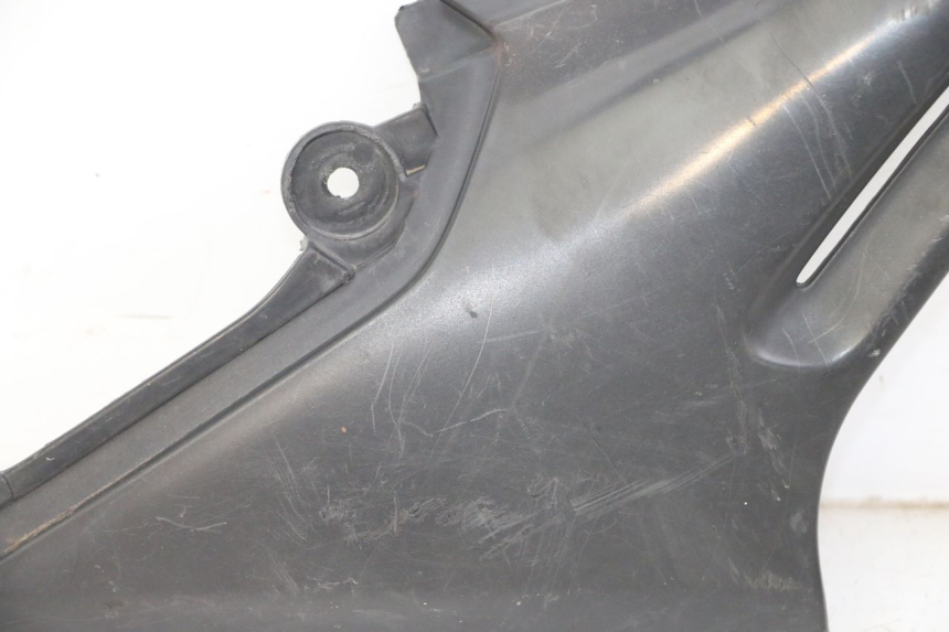 photo de CACHE SOUS SELLE YAMAHA XJN DIVERSION 600 (2000 - 2003) - Gros plan technique