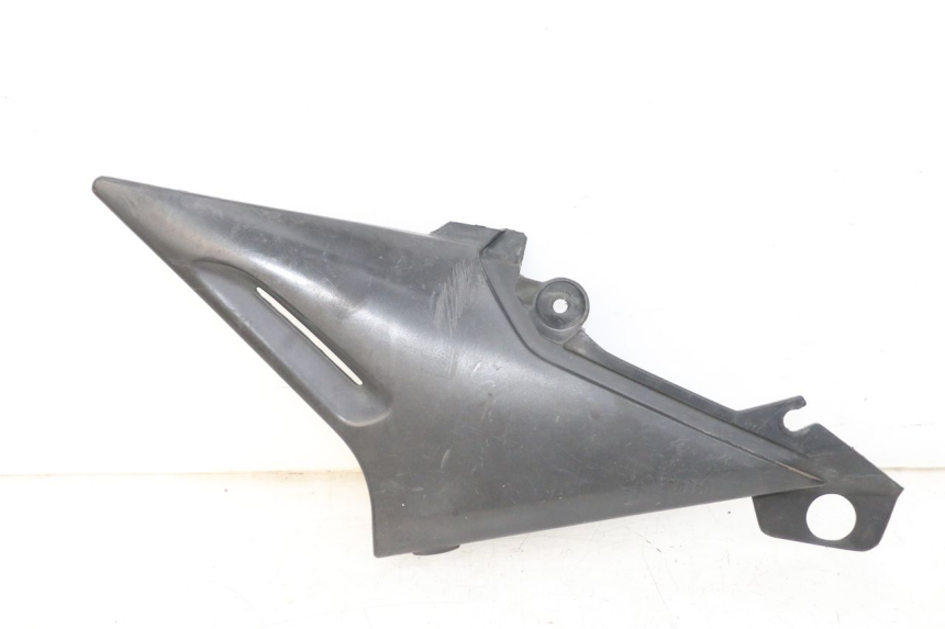 photo de CACHE SOUS SELLE YAMAHA XJN DIVERSION 600 (2000 - 2003) - Marquages et références