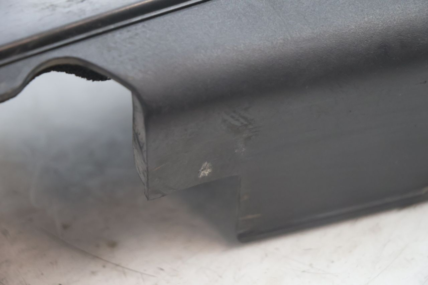 photo de CACHE TRANSMISSION SUZUKI BURGMAN EXECUTIVE ABS 650 (2006 - 2012) - Gros plan technique