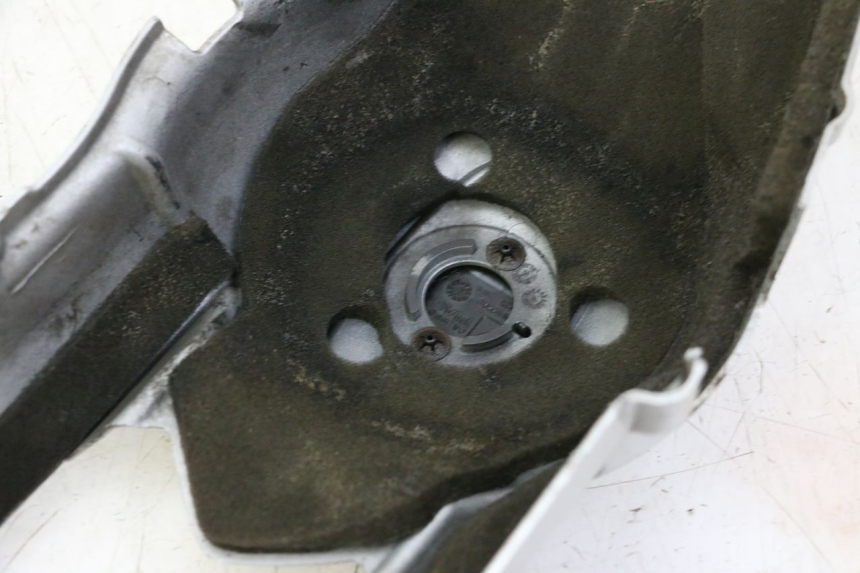 photo de CACHE TRANSMISSION PIAGGIO MP3 LT 300 (2010 - 2016) - Autre angle de vue