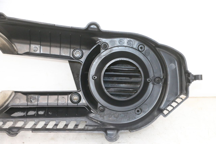 photo de CACHE TRANSMISSION PIAGGIO MP3 500 (2016 - 2018) - Gros plan technique