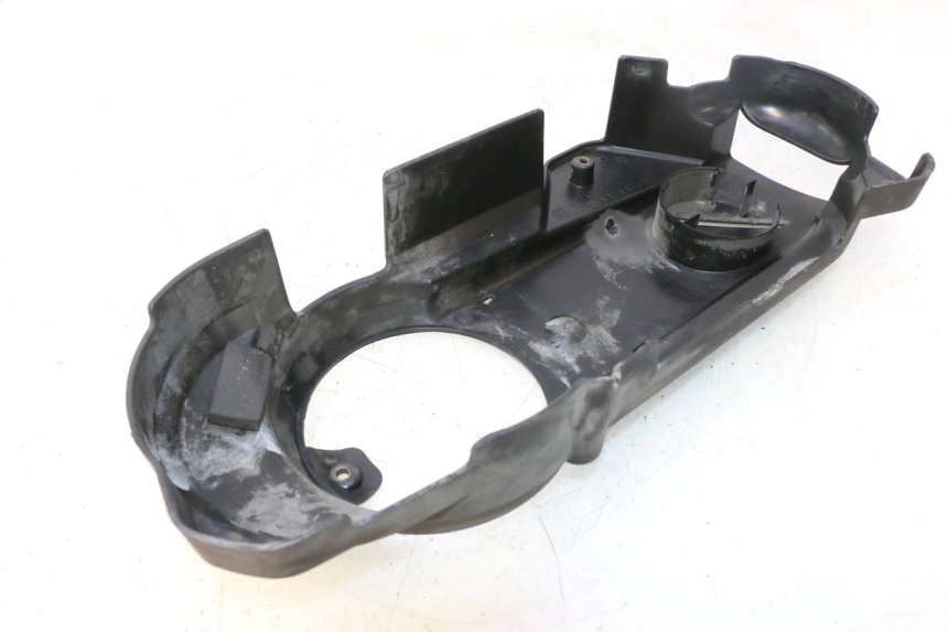 photo de CACHE TRANSMISSION PEUGEOT SATELIS 125 (2006 - 2009) - Gros plan technique