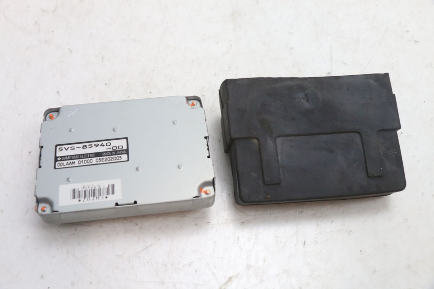 photo de CALCULATEUR ABS YAMAHA FJR 1300 (2001 - 2005) - Gros plan technique