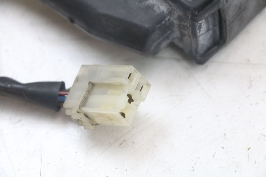 photo de CALCULATEUR ABS YAMAHA TDM ABS 900 (2002 - 2014) - Points de fixation