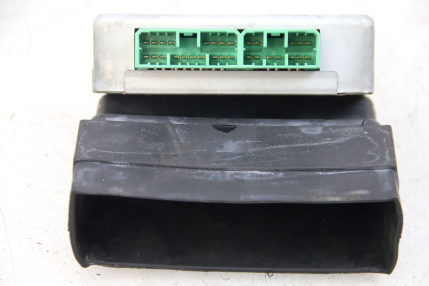 photo de CALCULATEUR ABS YAMAHA XP T-MAX TMAX 500 (2004 - 2007) - Autre angle de vue