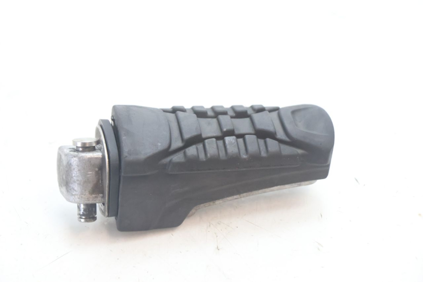 photo de CALE PIED ARRIERE DROIT BMW C SPORT 650 (2015 - 2021) - Zoom état d’usage