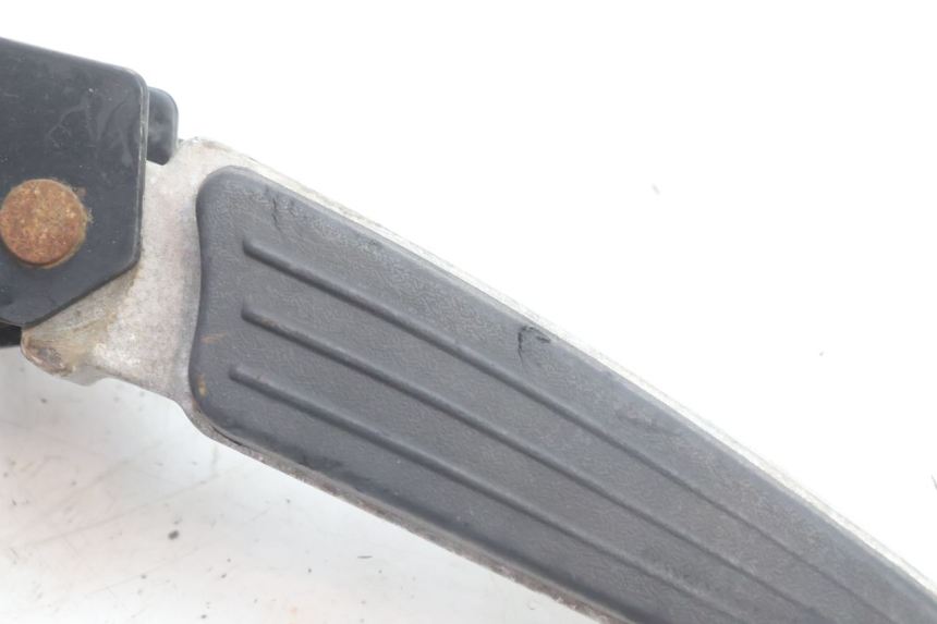photo de CALE PIED ARRIERE DROIT PEUGEOT CITYSTAR 2T 50 (2018 - 2021) - Détail de la pièce