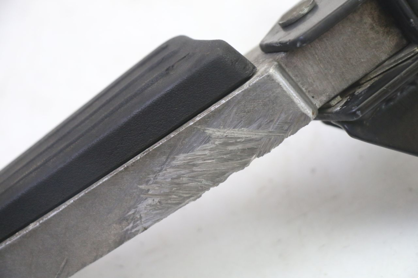 photo de CALE PIED ARRIERE DROIT PEUGEOT CITYSTAR 50 (2013 - 2017) - Autre angle de vue