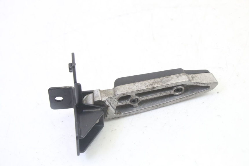 photo de CALE PIED ARRIERE DROIT PEUGEOT CITYSTAR 50 (2013 - 2017) - Gros plan technique