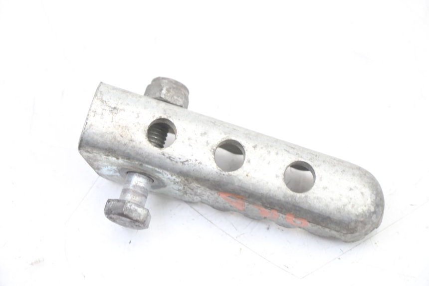 photo de CALE PIED ARRIERE DROIT DERBI SENDA R X-TREME 50 (2006 - 2010) - Autre angle de vue