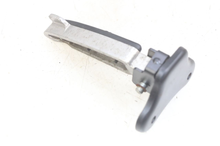 photo de CALE PIED ARRIERE DROIT PEUGEOT DJANGO 4T 50 (2014 - 2019) - Zoom état d’usage