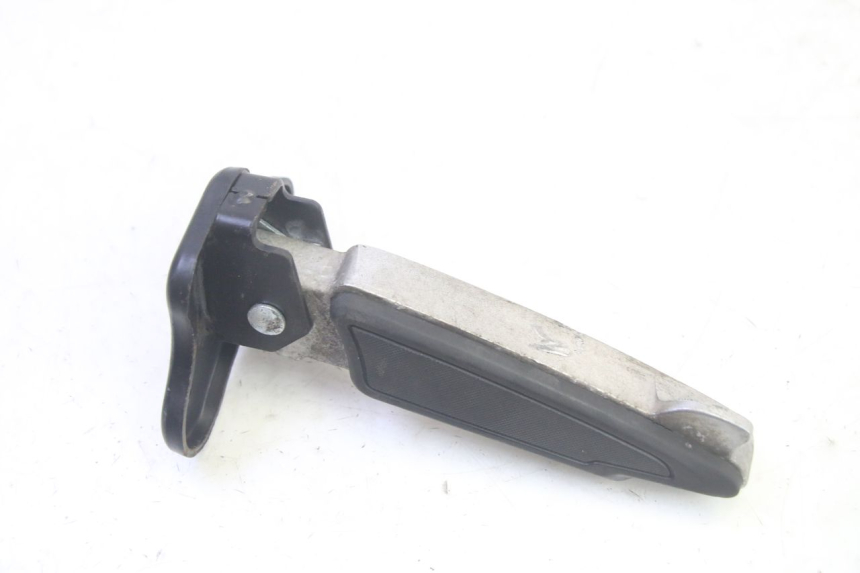 photo de CALE PIED ARRIERE DROIT PEUGEOT DJANGO 4T 50 (2014 - 2019) - Détail de la pièce